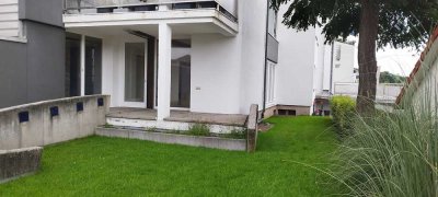 Geschmackvolle 3-Zimmer-Erdgeschosswohnung mit Einbauküche in Frankfurt am Main