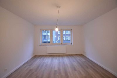 D-Altstadt! Sanierte 2- ZI-Whg mit EBK  ab sofort zu vermieten