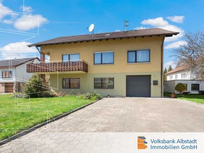 Zweifamilienhaus mit großem Grundstück