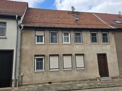 Wohnhaus mit schöner 5-Zimmer-Wohnung im Zentrum von Gebesee