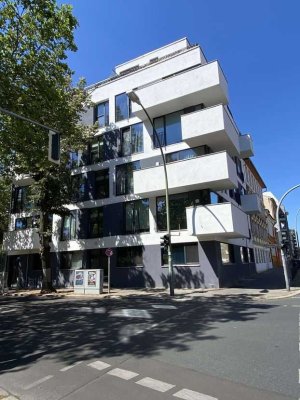 Gepflegte 2-Raum-Wohnung mit Balkon und Einbauküche in Berlin-Lichtenberg