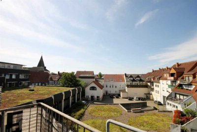 == Gepflegte Innenstadtwohnung in Lage mit Loggia und TG-Stellplatz ==