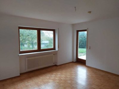 Einliegerwohnung 84 qm mit 3 Zi, Küche, Bad mit WC, Kellerraum, Garten, Garage zu vermieten