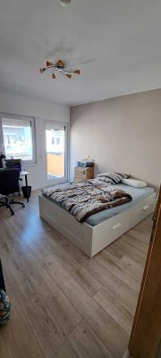 helle 3- Zimmer Wohnung mit Balkon in zentraler Lage