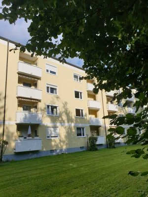 Lehrstehende 3 Zimmer-Wohnung mit Balkon in ruhiger, sonniger Lage