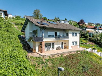 Modernes Familiendomizil mit Panoramablick