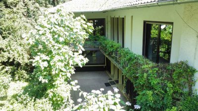 Zweifamilienhaus mit Traumgrundstück