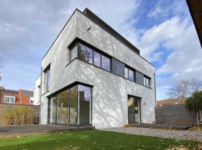Ihr exklusives Architektenhaus: Licht, Design & A+ Effizienz