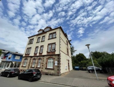 Bezug kurz nach Sanierung: Stilvolle 3-Zimmer-Erdgeschosswohnung mit geh. Innenausstattung