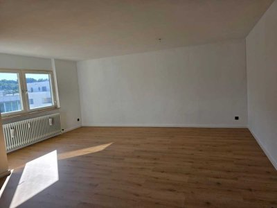 Erstbezug 3,5-Zi.-Whg. nach Renovierung mit Balkon, EBK & Aufzug in Göppingen-Zentrum