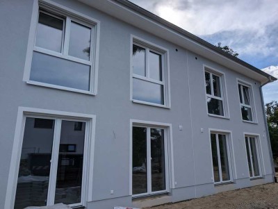5-Zimmer Neubau mit Garten
