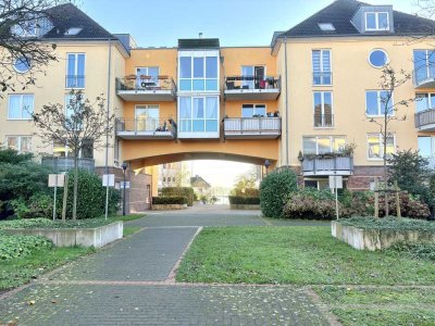 2-Zimmer-Wohnung leer stehend mit Sonnenbalkon und TG-Stellplatz auf Erbbaugrundstück in Rheinlage