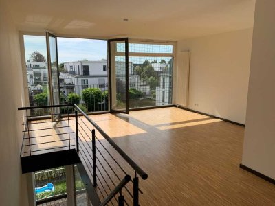 Attraktives Loft in Hürth mit Balkon und Garage