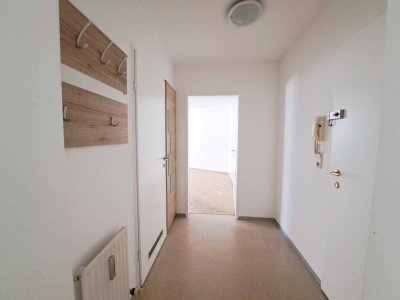 Zentrale 2-Zimmer-Wohnung mit verglaster Loggia