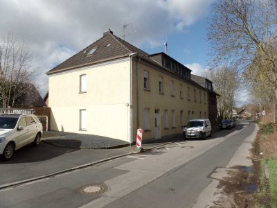 --- BEDBURG -- schöne 2,5-Zimmerwohnung mit Stellplatz -- bitte auch "Sonstiges" lesen --