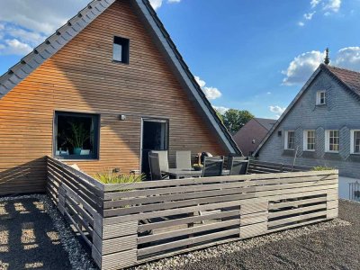 Gepflegte 2,5-Raum-DG-Wohnung mit großer Dachterrasse und Einbauküche
