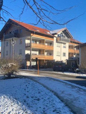 NEUWERTIG:  LUXUS 3-Zimmer-Wohnung mit sehr sonnigen Balkon in Siegsdorf