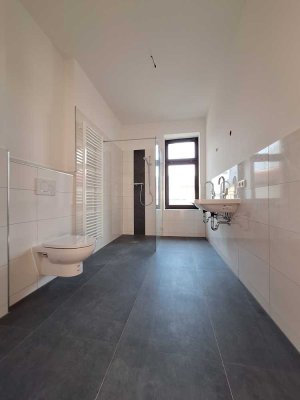 Bestlage - Erstbezug nach Sanierung: Wohnung mit geh. Innenausstattung mit großer Dachterrasse