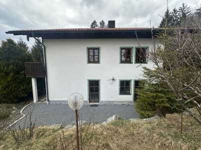 Neuwertiges Einfamilienhaus mit ELW und ausbaufähigen DG in Alleinlage Nähe Mauth/Raum Freyung