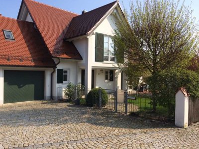 Exclusives Haus|ruhige Lage|215m²|provisionsfrei|2.250€|ab 01.02.26|inkl. Einliegerwohnung|Glasfaser