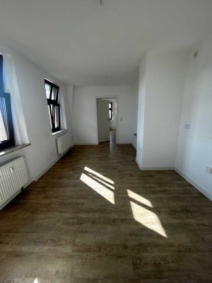 Große DG- Wohnung mit Balkon