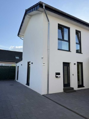 Vollständig renoviertes Haus mit drei Zimmern und Einbauküche in Euskirchen