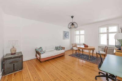 Wunderschöne Altbauwohnung mit 3 Zimmern und DG - Rohling mit Baugenehmigung in Charlottenburg