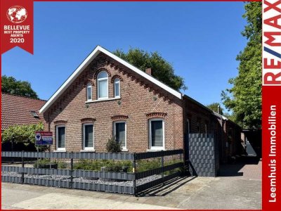 *Großzügiges Grundstück * gepflegter Garten * saniert * 2 Carports * Terrassen * Fassadenerneuerung*