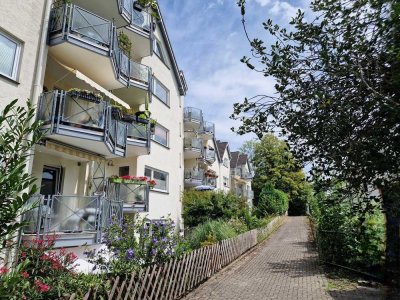 Sehr schöne, helle, sonnige, ruhige und gepflegte 2-Zimmer- DG Wohnung in Wuppertal West