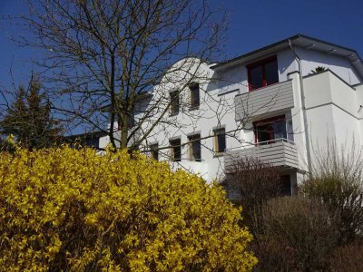 Ab 1.10.25! 2-Raumwhg. mit kleinem Balkon und TG-Stellplatz in exclusiver Randlage in Zwickau-Weißen