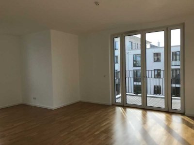 2 Monate miefrei (netto)! 4 Zimmer mit zwei Bädern, EBK und Balkon!