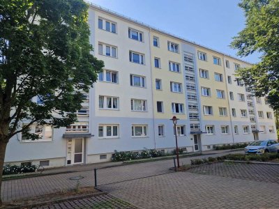 Tolle 2 - Raumwohnung mit Balkon in der Albert-Schweitzer-Straße 23 ab 1.9.2025 zu vermieten!