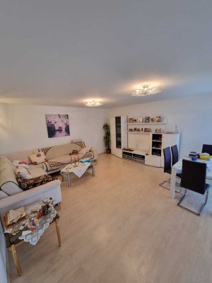 Moderne 3-Zimmer Wohnung mit Balkon in Eckental