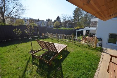 Repräsentative, lichtdurchflutete Doppelhaushälfte mit Einliegerwohnung in exquisiter Spitzenlage.