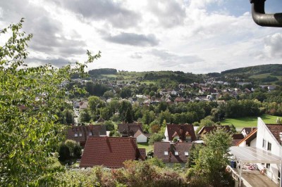 Einfamilienhaus mit Fernsicht am Hang auf 3 Ebenen