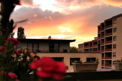 Helle Penthouse-Wohnung mit riesiger Dachterrasse in Köln-Weiden