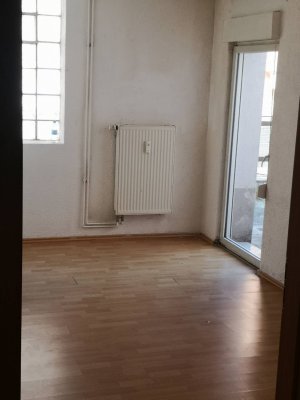 Die 3.5 Zimmer-Wohnung in EG mit Terrasse ab 15.11. oder 01.12.2025 frei.