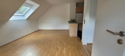 2.5 Zi.DG Wohnung in Eybach zu vermieten ,EBK, Stellplatz