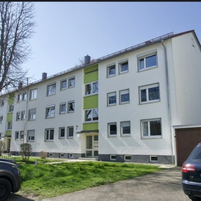 Renovierte 3.Zi Wohnung inkl Garage und 3 zusätzlich vorhandene Stellplätze