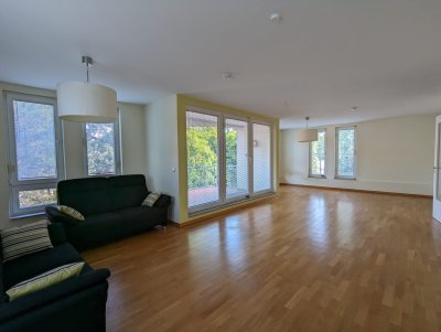 Helle, große 5-Zimmer Maisonette-Wohnung nahe Rathaus Steglitz