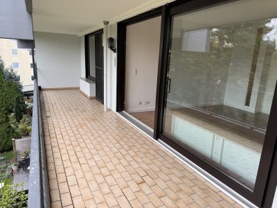 Helle 3-Zimmer-Wohnung mit zwei Balkonen, Garage & Aufzug – sofort bezugsfertig!