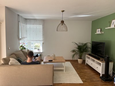 Helle 2-Zi-Whg. mit EBK, Balkon in OG-Oststadt