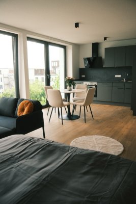 PENTHOUSE WOHNUNG mit Garage und Balkon - Erstbezug nach Sanierung