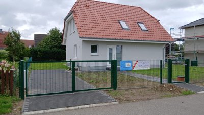 Mieter gesucht für Einfamilienhaus in Falkenrede, Erstbezug