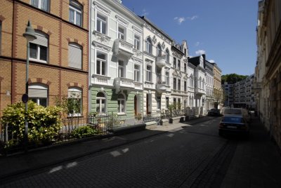 Helle Etagenwohnung in Gründerzeithaus, komplett saniert u. renoviert