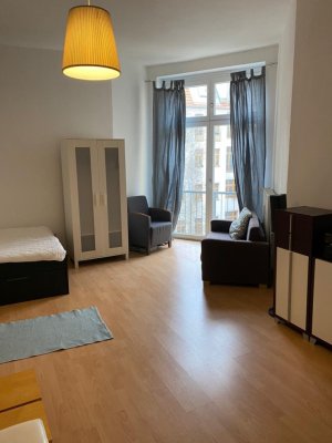 Nice, lovely flat with nice neighbours in the center of Prenzlauer Berg-Helmut Platz Berlin
