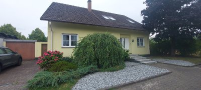 Geräumiges und modernisiertes 8-Zimmer-Einfamilienhaus mit geh. Innenausstattung in bester Lage