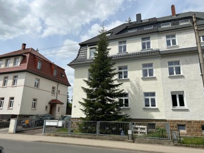 Modernisierte 3-Raum-Wohnung mit Wohlfühlcharakter und Gartenidylle