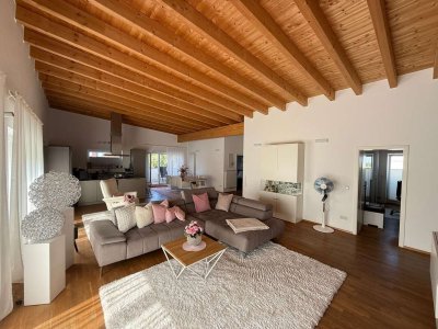 Schöne Penthouse-Wohnung zu vermieten!