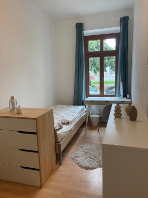 Liebevoll möbliertes WG-Zimmer in Uni-Nähe - WG Neugründung inkl. Wlan und Nebenkosten